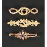 9CT GOLD SEED PEARL AND AMETHYST SET BAR BROOCH, with floral cluster centre, 2.3g, A 9CT GOLD ANCHOR