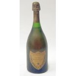 A SINGLE BOTTLE OF MOET ET CHANDON A EPERNAY CHAMPAGNE - CAVEL DON PERIGNON VINTAGE 1969 and a