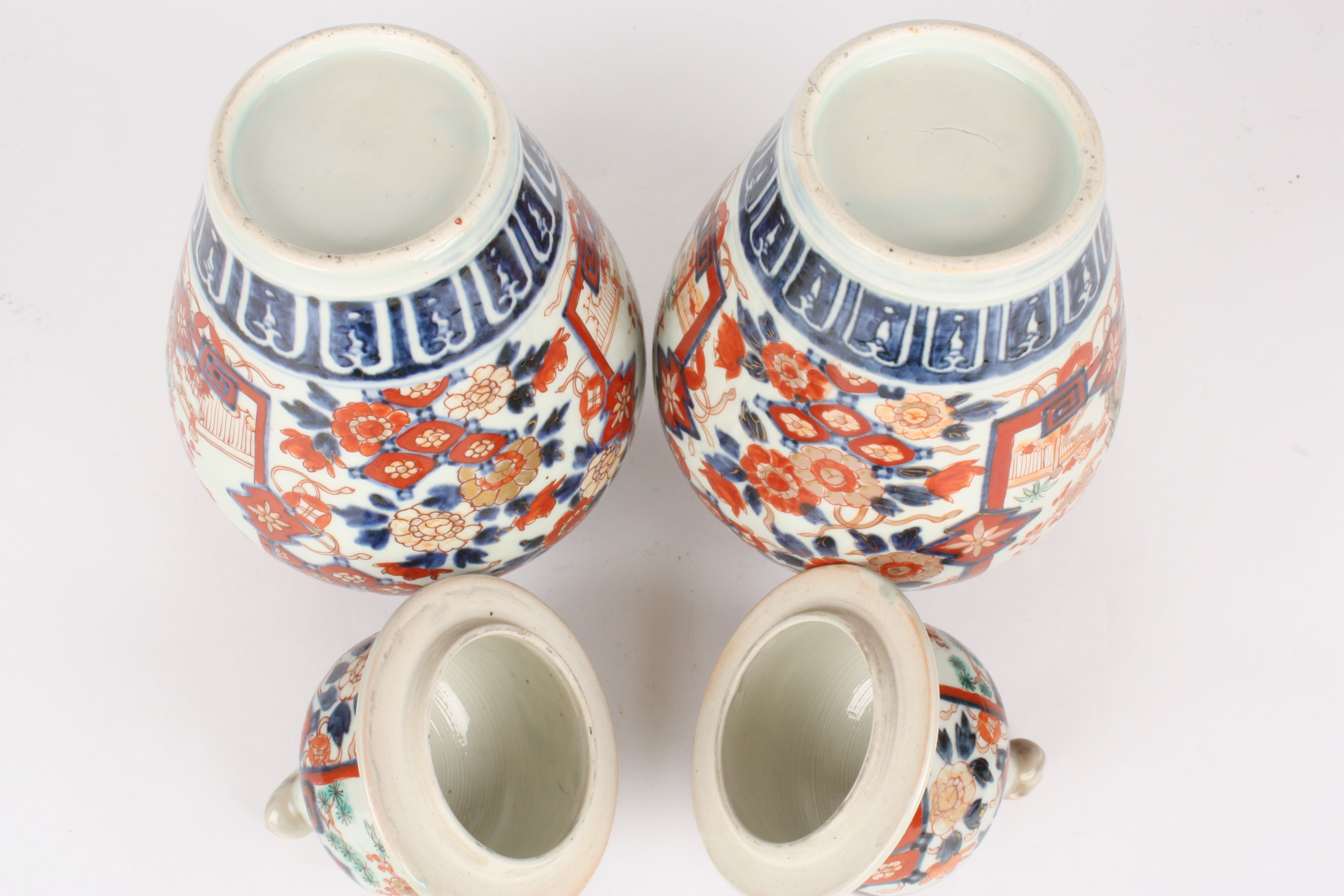 A pair of late 19th century Japanese Imari vases and covers
the lids crested with dogs of foe, the - Image 4 of 4