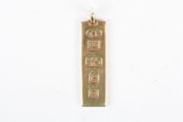 A 9ct gold ingotof rectangular pendant form, hallmarked London 1977, makers mark TK.Dimensions: