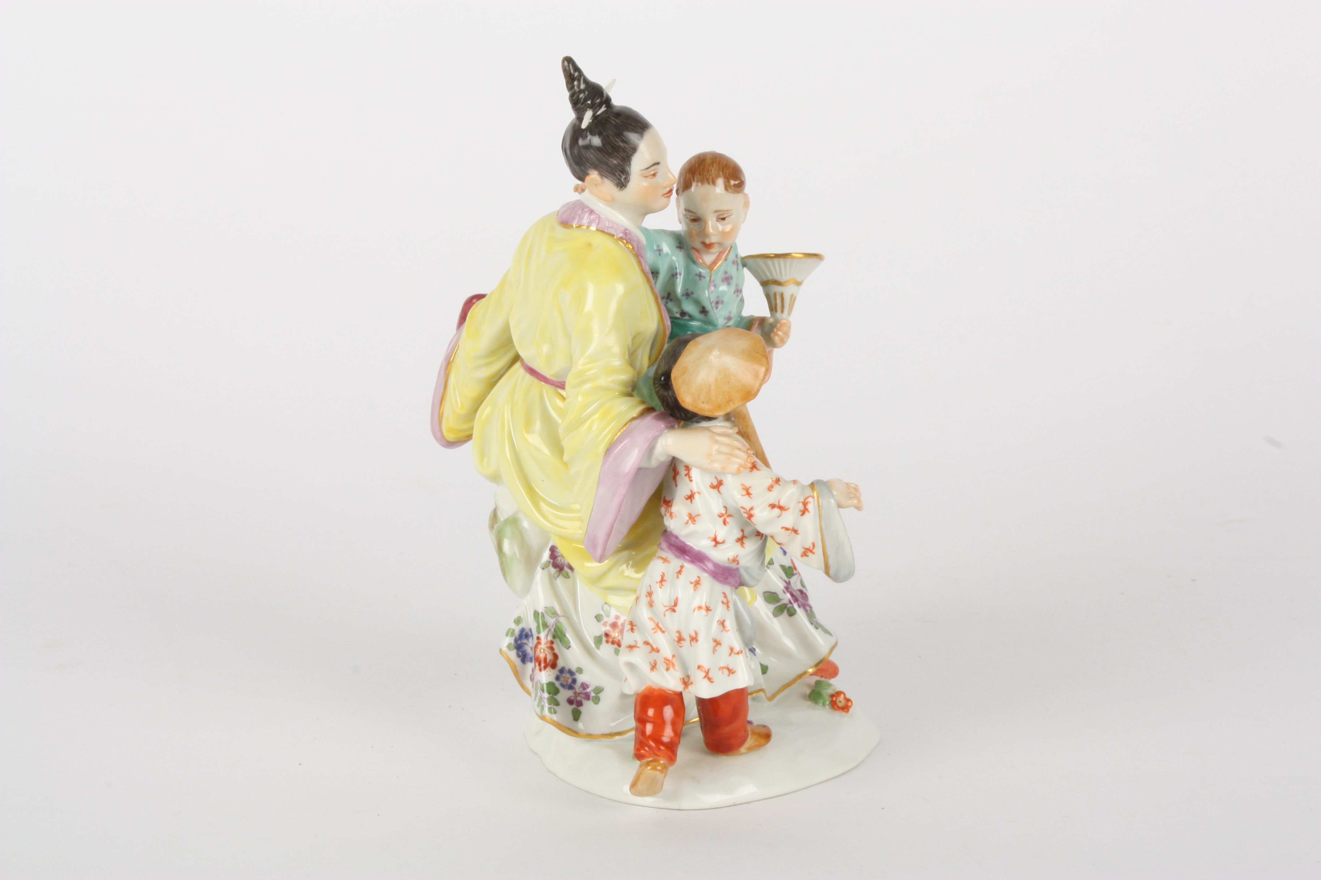 Late 20th century Meissen figure, after Kaendler, modelled as a Japanese lady with two children, the - Image 4 of 5