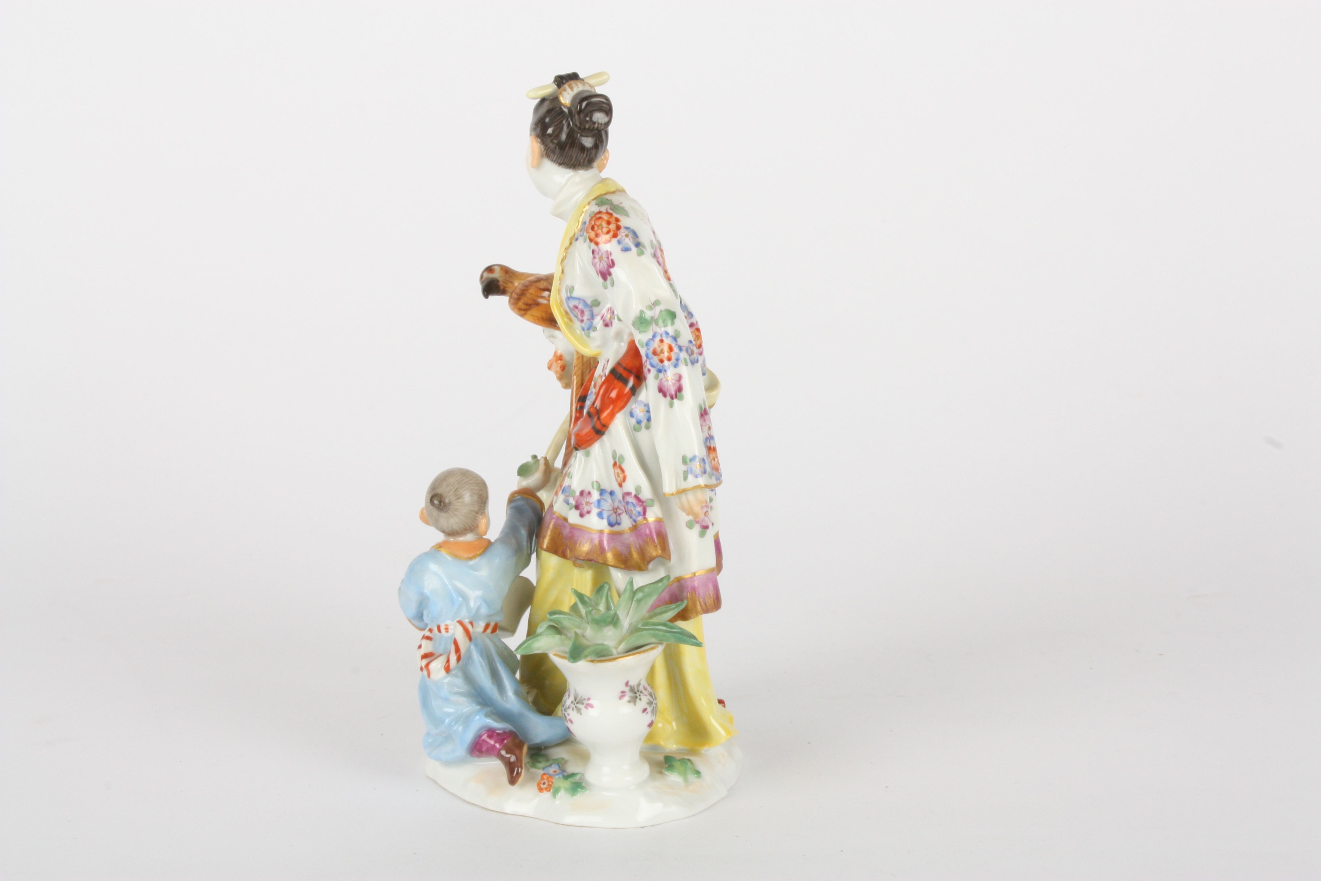 Late 20th century Meissen figure group, after Kaendler, modelled as a Japanese lady with two - Image 3 of 5