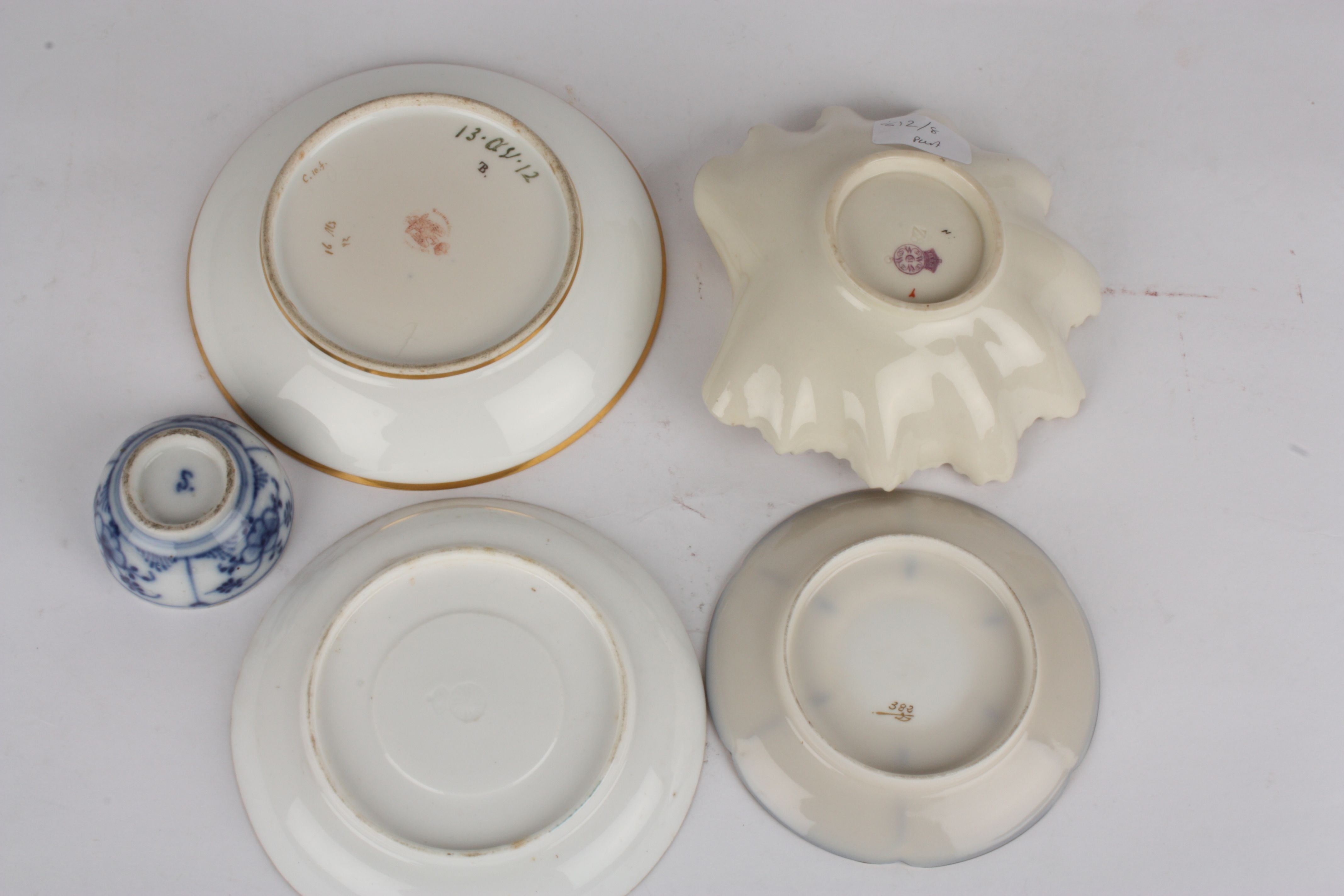 A small collection of assorted 19th/20th century porcelain including Worcester comprising a blush - Image 2 of 2