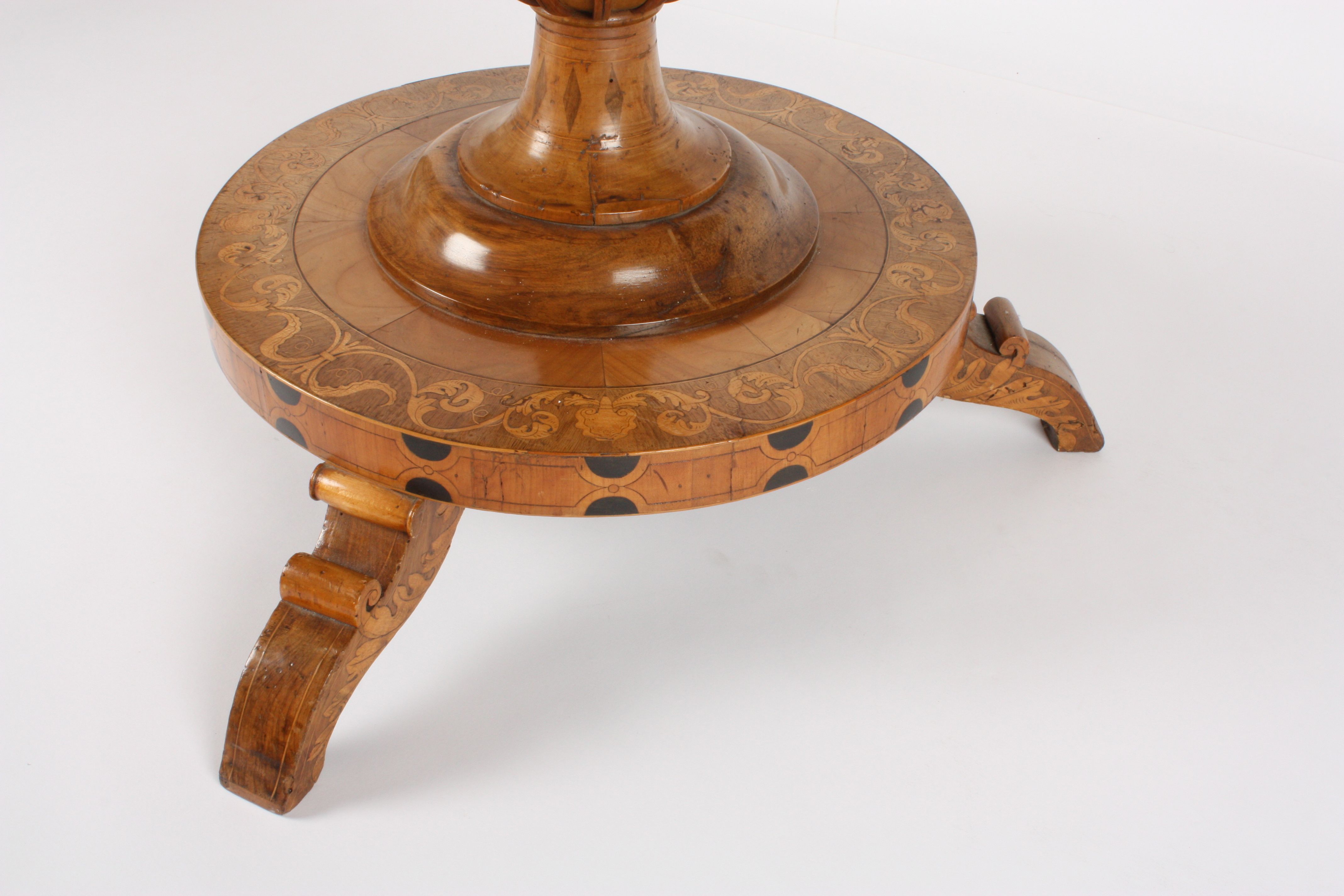 A good 19th century walnut marquetry tilt-top centre table with maritime interest
the centre - Image 5 of 5