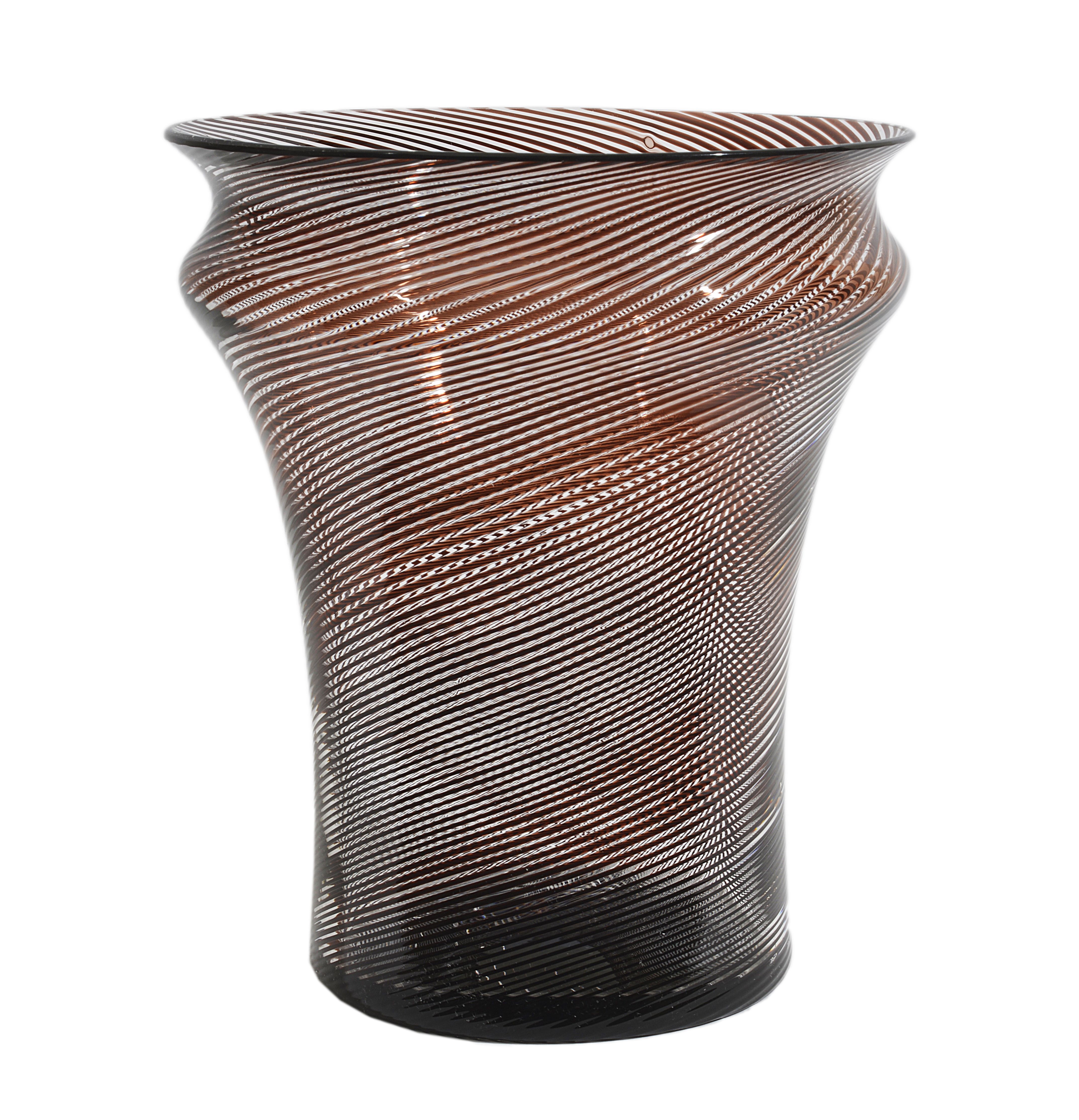 Sergio Asti for Venini
clear glass vase with red spiral cane decoration, etched signature to base