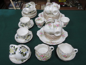 PARCEL OF ROYAL ALBERT 'MOSS ROSE' TEAWARE AND ROYAL STEWART TEAWARE