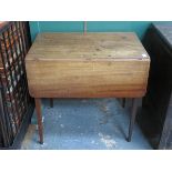 ANTIQUE MAHOGANY DROP LEAF PEMBROKE TABLE FITTED WITH SINGLE DRAWER