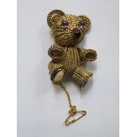 PRETTY TEDDY BEAR FORM COSTUME BROOCH,