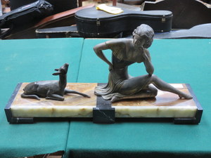 ART DECO BRONZE STYLE FIGURE GROUP DEPICTING A SEATED LADY, ON MARBLE STAND,