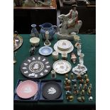 SUNDRY LOT OF CERAMICS INCLUDING CRESTED WARE, WEDGWOOD JASPERWARE , WADE WHIMSIES,