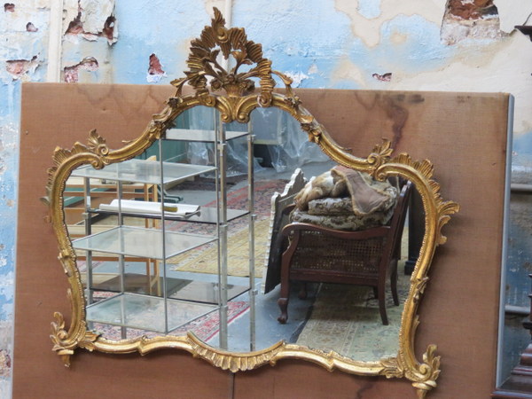 LARGE HEAVILY GILDED ORNATE VICTORIAN STYLE WALL MIRROR,