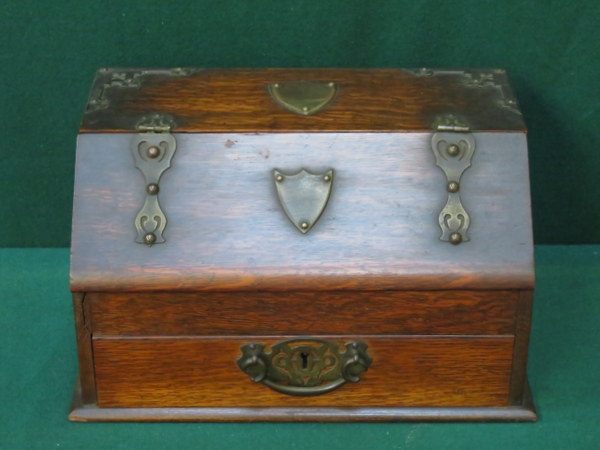 OAK STATIONARY BOX WITH FITTED INTERIOR,