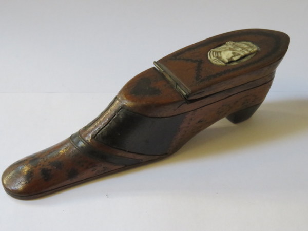 DECORATIVE  ANTIQUE TREEN SHOE FORM SNUFF BOX WITH BONE MOUNTED COVER (HINGE AT FAULT),