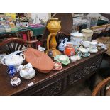 LARGE QUANTITY OF SUNDRY CERAMICS AND GLASS, ETC.