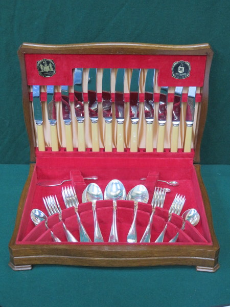 OAK CASED PART CANTEEN OF SILVER PLATED CUTLERY, BY RICHARD, SHEFFIELD,