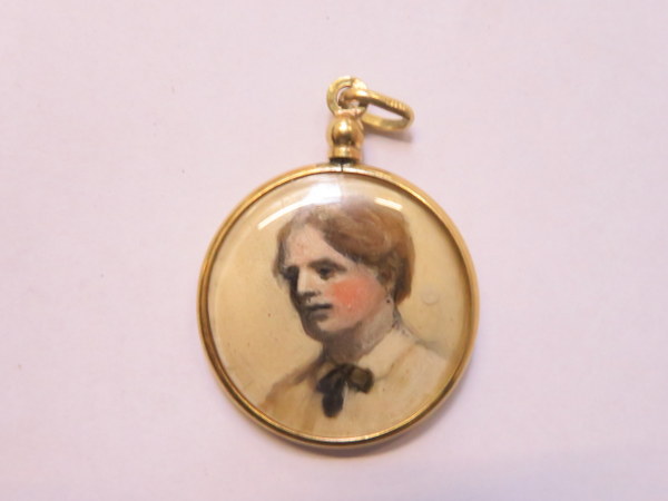 PRETTY VICTORIAN GOLD (?) CIRCULAR DOUBLE SIDED PENDANT
