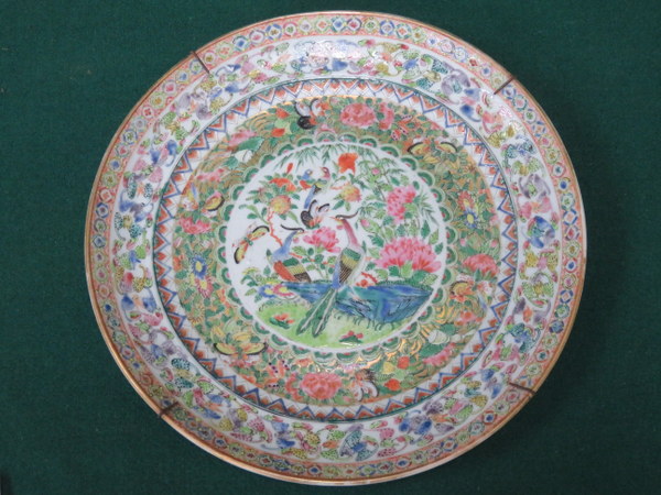 18th/19th CENTURY ORIENTAL CIRCULAR CERAMIC PLATE, HANDPAINTED WITH BIRDS, BUTTERFLIES AND FOLIAGE,