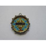 INTERESTING ENAMELLED GOLD (?) 1896 SHILLING IN SILVER DOUBLE SIDED PENDANT SETTING