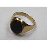 9ct GOLD SIGNET RING