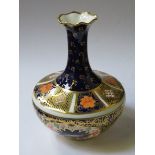 SMALL HANDPAINTED AND GILDED ROYAL CROWN DERBY CERAMIC VASE,