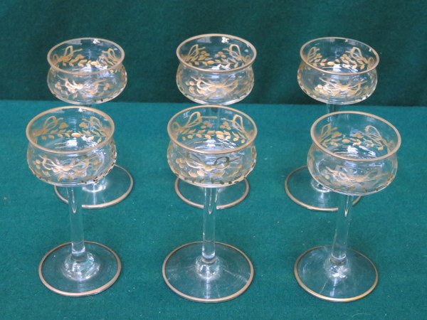 SET OF SIX PRETTY STEMMED LIQUEUR GLASSES WITH GILDED DECORATION