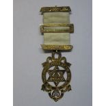 9ct GOLD MASONIC ROYAL ARCH JEWEL