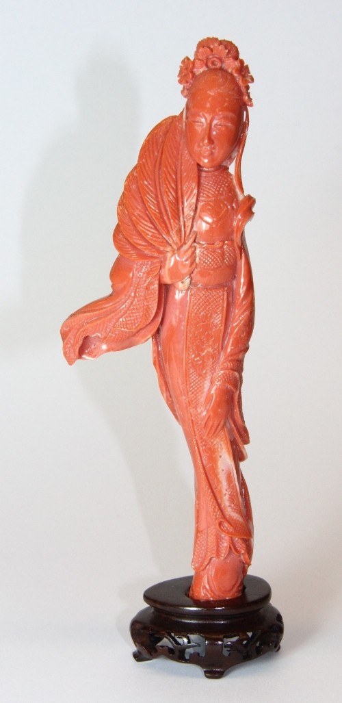 A very fine Chinese carved natural pink coral figure of a young woman with hardwood stand H 17cm - Image 2 of 3