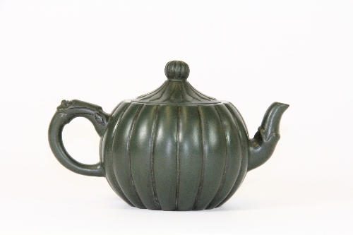 An unusual Chinese green Yi Xing terracotta teapot, H 9.5cm - Image 2 of 3