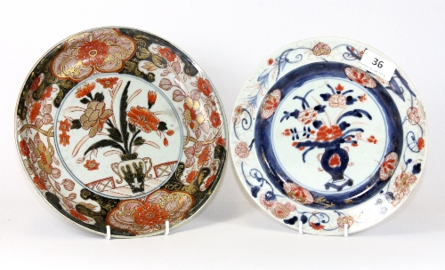 Two 17th/18thC Japanese Imari plates (Dia 22cm and 25cm), both with minor damage