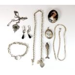A quantity of mixed silver and other jewellery