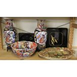 4 pieces of Japanese hand painted porcelain and 2 lacquered trays