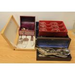A hardstone box and a quantity of silver plated cutlery