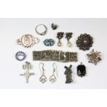 A quantity of mixed silver and other items.