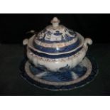 A Booths Real Old Willow soup tureen and