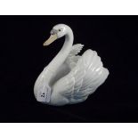 A Lladro swan, numbered 5231, 18.5cm.