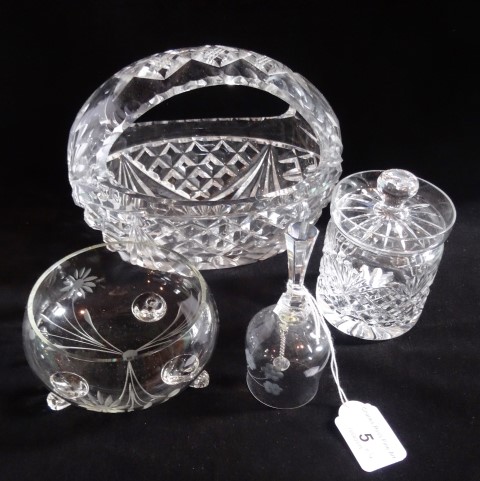 Four pieces of glass, to include: a decorative bell with acid etched decoration, - Image 2 of 3