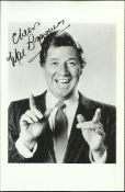 Max Bygraves Black and white 6x4 portrait photograph signed by British television presenter and
