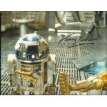 Kenny Baker Lovely colour 8x10 photograph of the famous little droid R2D2 from Star Wars autographed