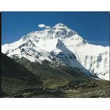 Sir Chris Bonington Stunning 8x10 colour photograph of Everest autographed by Sir Chris Bonington,