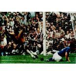 Pele signed 12 x 8 colour action photo. Good condition