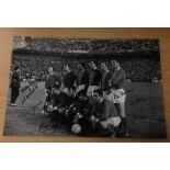 MAN UNITED 1968 European cup winners signed by Stiles-Crerand-Dunne-Sadler-Foulkes-Stepney and Aston