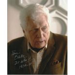 Tom Baker signed 10 x 8 colour Dr Who photo inscribed Dr Who IV, 1974 - 81. Good condition