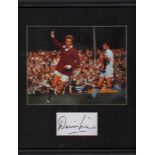 Dennis Law signed piece framed and mounted with classic 10 x 8 photo of him in Man Utd kit