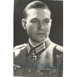 General Oskar-Hubert Dennhardt KC OL signed 6 x 4 b/w photo, 30 June 1915 - 19 June 2014 was a