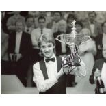 Stephen Hendry: 8x10 inch photo hand signed by former Snooker world champion Stephen Hendry