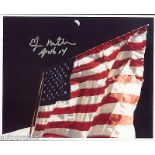 Mitchell Edgar, Edgar Mitchell Apollo 14 genuine signed authentic 10 x 8 colour photo of the US flag