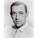 Guinness Alec, A 10 x 8 inch photo of Alec Guinness and clearly signed by him in his famous pink