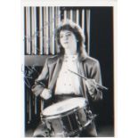 Dame Evelyn Glennie. 7 x 5 inch signed photo of the esteemed percussionist. Excellent.