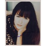 Doherty Shannen, A 20cm x 25 cm, 10 x 8 inches image clearly signed by Shannen Doherty in blue
