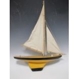 Star Yacht model 'Meteorite' with rigging, little used.